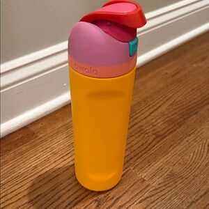 Owala FreeSip Insulated Stainless Steel Water Bottle color tropical